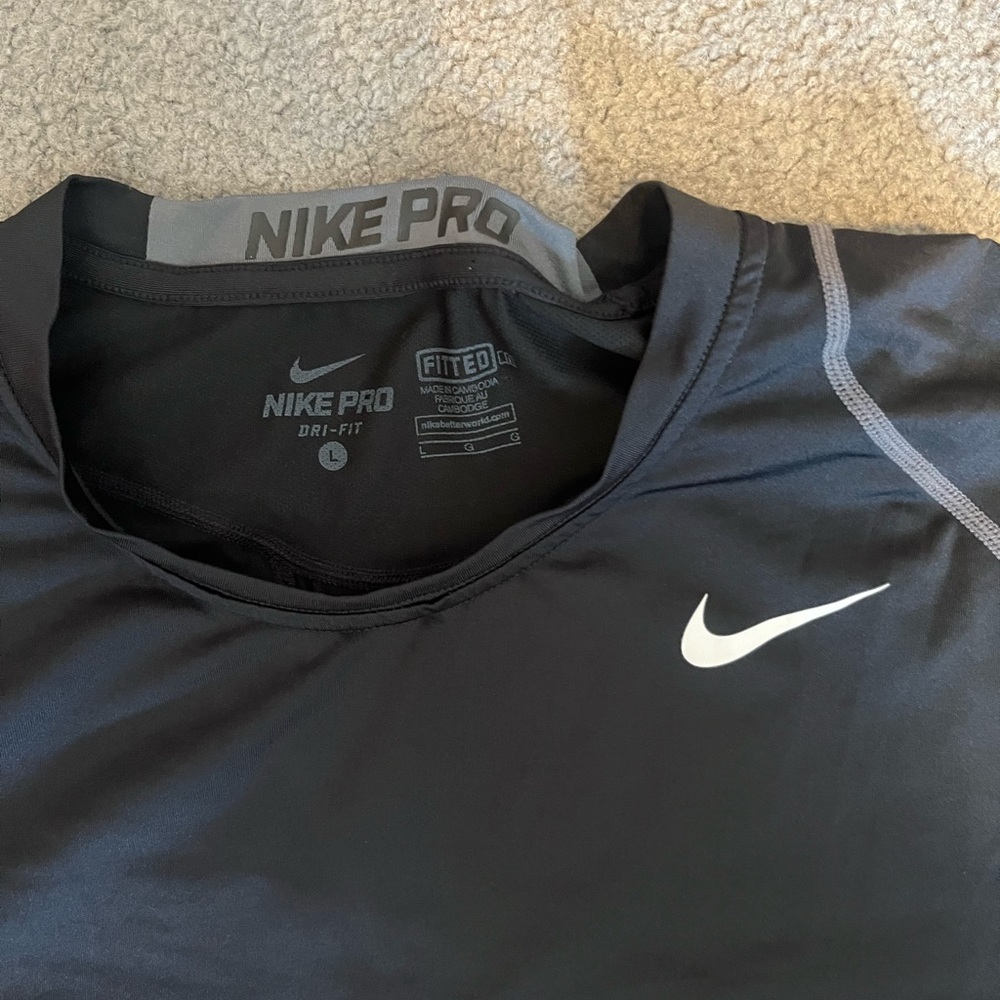 Nike pro dry fit men’s large black